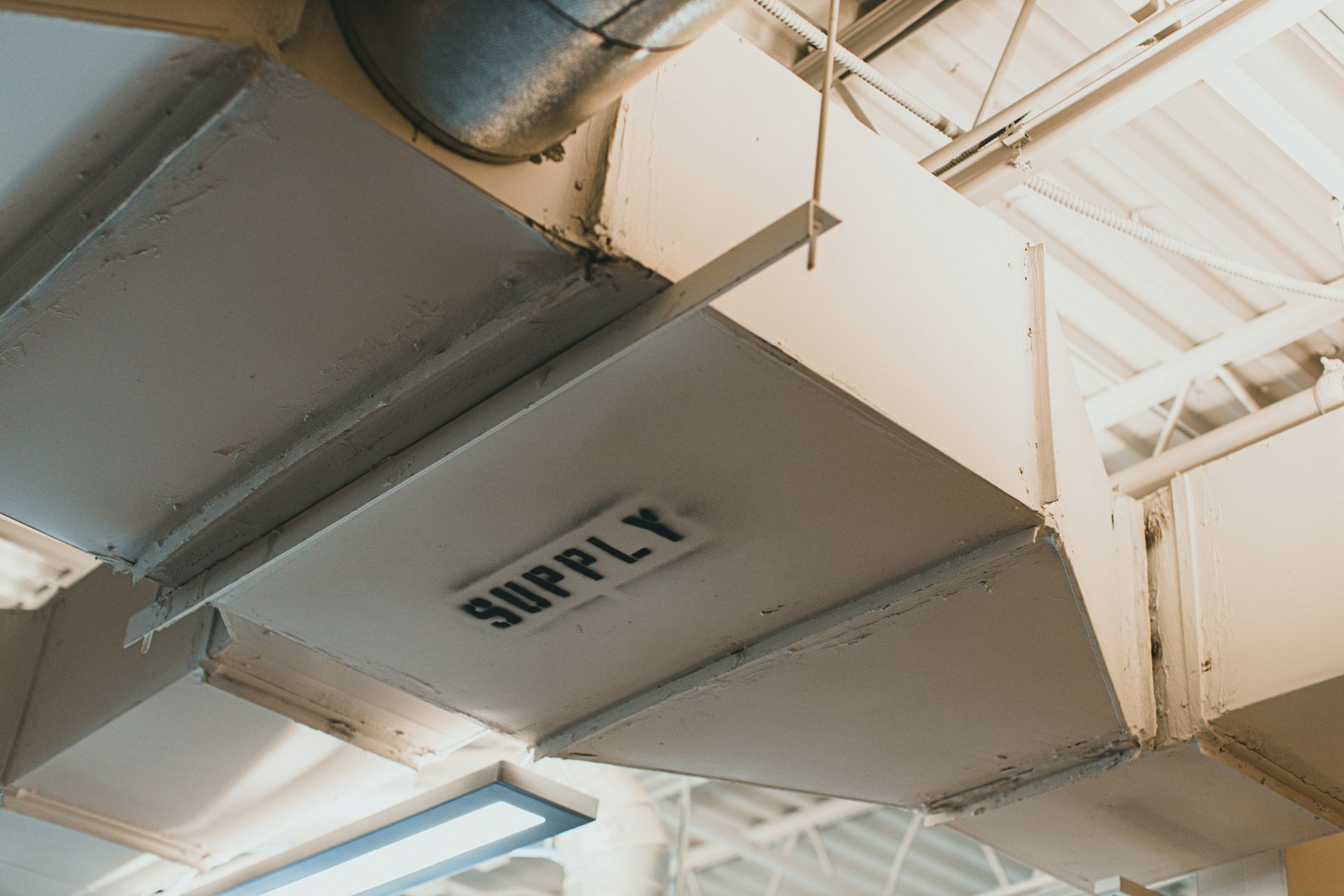 Air duct supply line